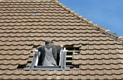 Pose de velux - Fougerolles-du-Plessis